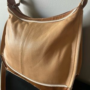 Tignanello Leather Shoulder HandBag. Camel & Tan.